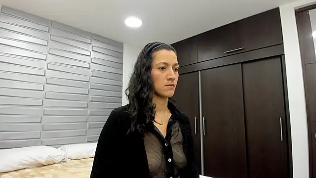 XimenaRose online show from June 28, 1:01 am