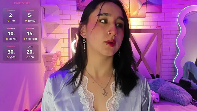 Lua bloom  online show from June 29, 4:30 am