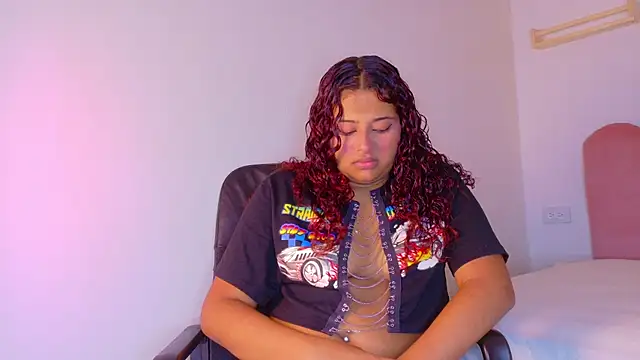 AmeliaLaurent  online show from June 22, 7:22 pm