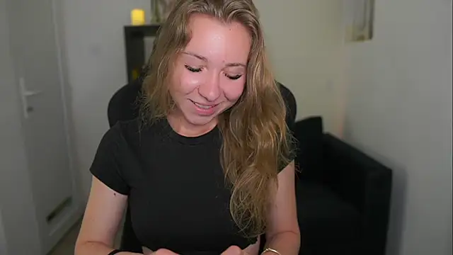 VivienVance online show from June 9, 1:43 pm