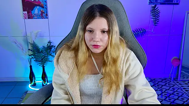 LilitEverly online show from June 20, 1:53 am