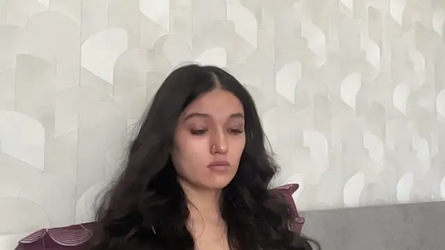 LisetteParajon online show from July 11, 5:51 am