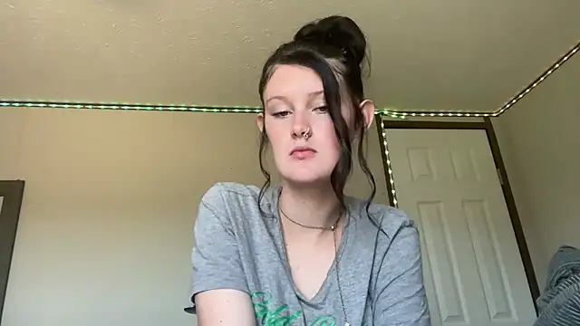 itsKaylaa online show from June 8, 7:47 pm