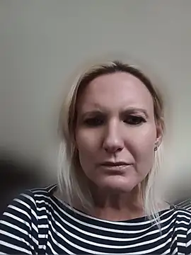 Isabelle Cora online show from June 20, 2:20 pm