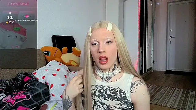 Chloecherry online show from June 6, 2:12 pm