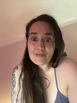 Rennie84 online show from May 28, 10:07 pm