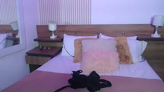 ValentinaGreyy online show from June 10, 11:03 pm