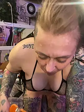 addiashtray online show from May 30, 4:59 pm