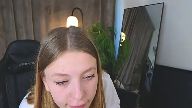 BeatriceLoven online show from June 27, 7:31 am