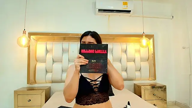 LizzyRaven online show from July 2, 11:38 am