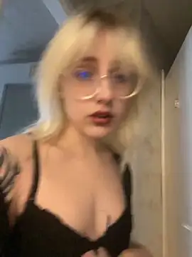 xp blondie online show from June 2, 6:47 am