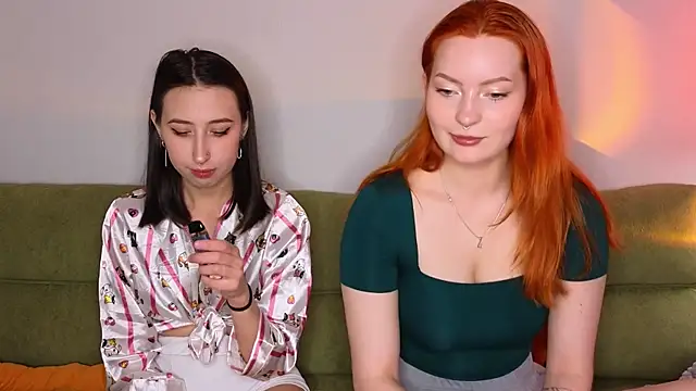 katecumstrue online show from June 21, 12:53 pm