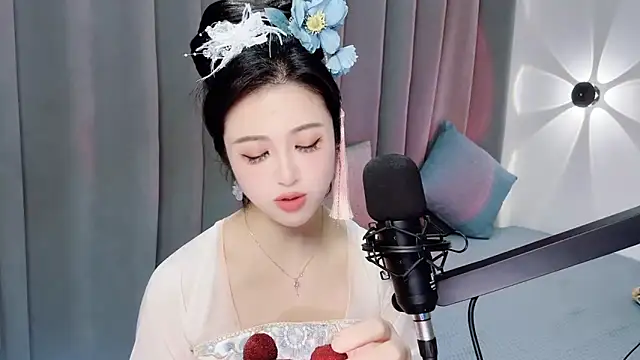 Momo-Wow online show from June 15, 6:35 am