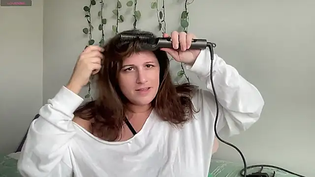 maddiliz online show from December 2, 7:05 pm