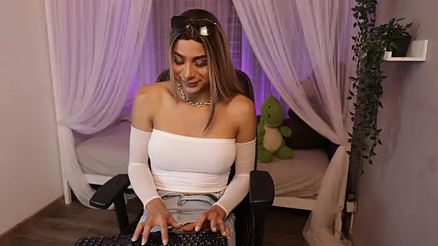 Martinaa Rose online show from July 13, 12:39 pm