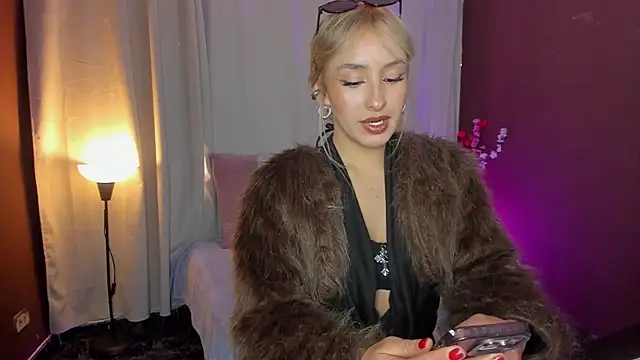 sensual fer online show from June 20, 1:14 pm