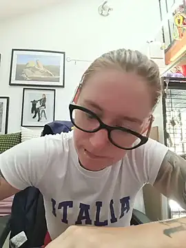 ladydivine14 online show from July 7, 9:46 am