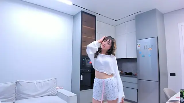akari star online show from June 14, 4:35 am