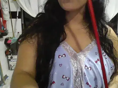 Isabel2q5n online show from June 12, 5:15 am