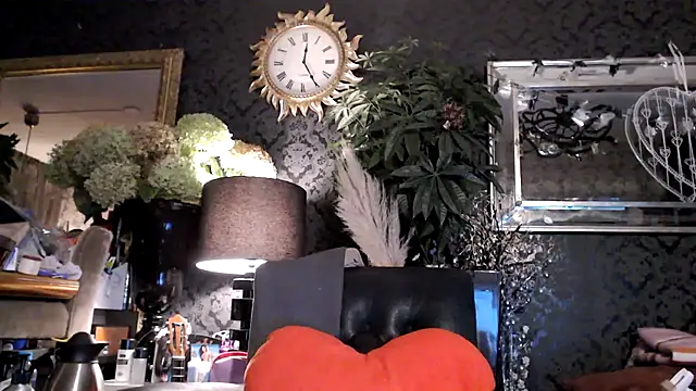 Hornygirltheone online show from September 15, 11:23 pm