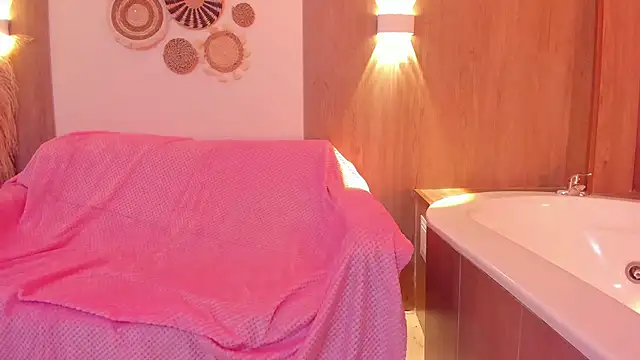 FreckleDoll online show from July 12, 7:47 pm