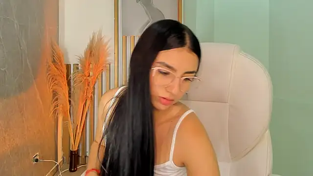 MilanMoon  online show from June 10, 12:48 pm
