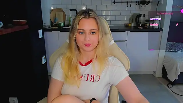 blonde kellyy online show from June 10, 5:50 am