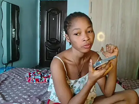 flirtybabbi online show from August 4, 3:40 pm