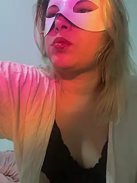 julybri online show from June 11, 3:25 am