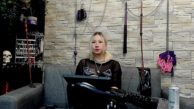 Miss Kaz online show from July 6, 5:46 am