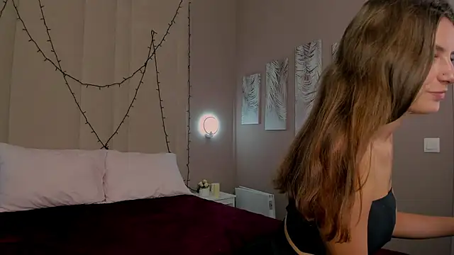 Lola lovesss online show from July 8, 7:32 am