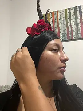 SAKURA AKEMI online show from July 7, 3:20 am