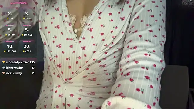 Mikkiblow online show from June 26, 3:57 pm