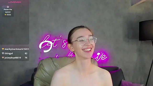 Lucy Green online show from August 10, 3:32 am