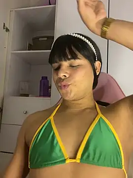 emily rosue  online show from July 11, 4:45 am
