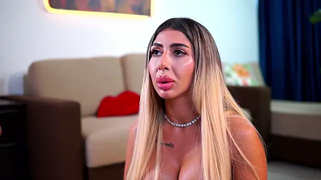 LucyyRosse online show from August 7, 8:32 am