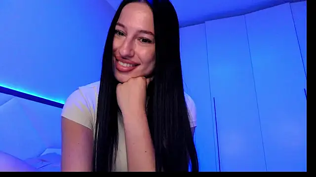 delly llove online show from June 17, 8:54 pm