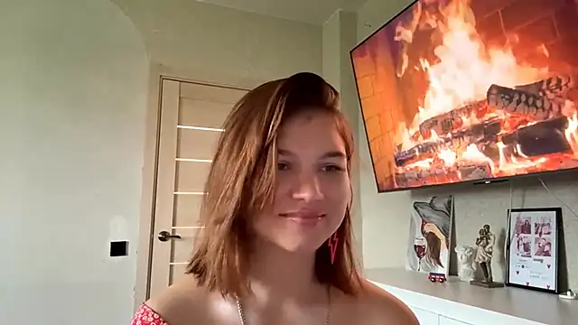 Karolinefrog online show from June 18, 12:12 am