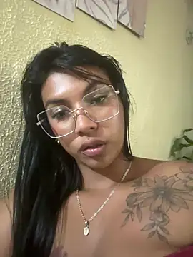 sophiagomezx online show from June 28, 2:40 am