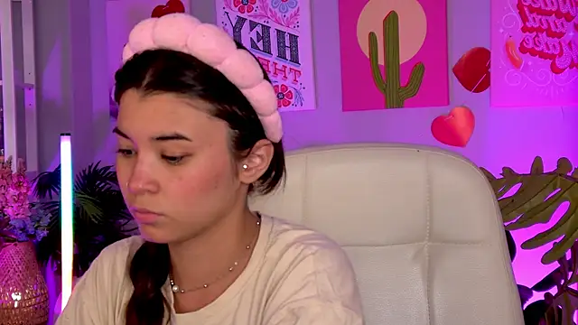VivienneBlackwood online show from July 22, 8:21 pm