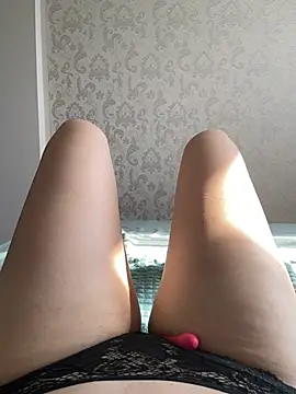 Blondygirl1 online show from June 26, 5:20 am