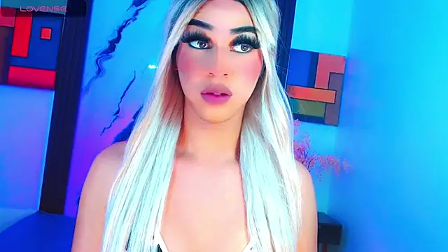 Valeria Gimon online show from August 6, 7:10 pm