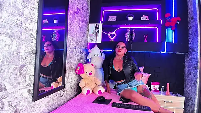 LetzaMonrroe online show from June 20, 1:47 pm
