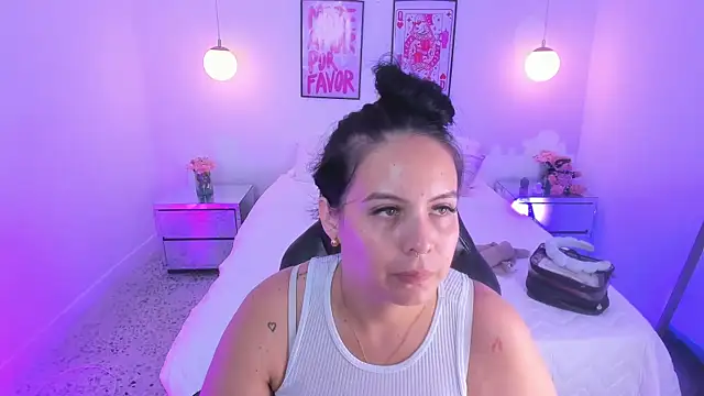 camilaa7 online show from June 24, 7:07 am