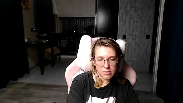 Reginasmilee online show from September 19, 1:48 am