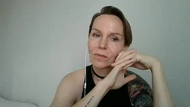SunKissedxx online show from June 25, 3:57 pm