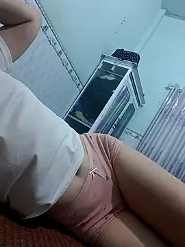 Lynnababy26 online show from July 8, 5:37 pm