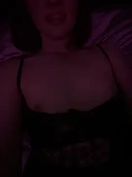lynlou213 online show from July 6, 2:17 am