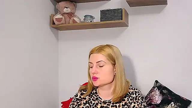 alisenties online show from February 1, 3:44 pm