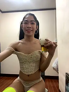 YourTSLovely online show from November 5, 8:19 am